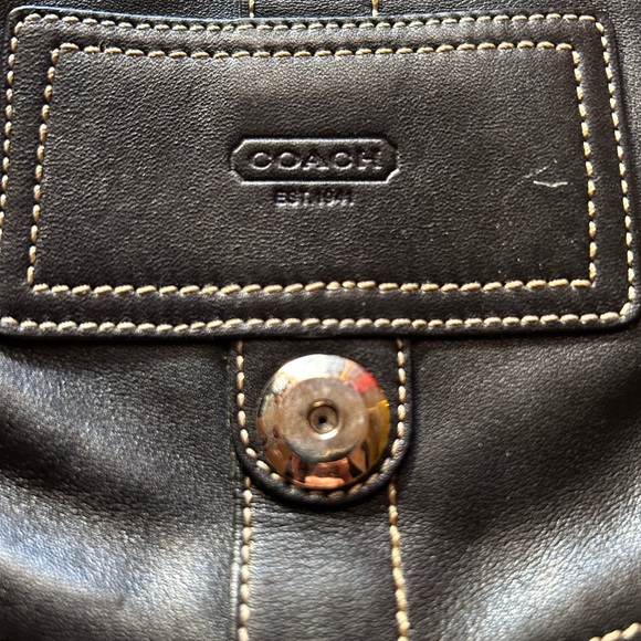 *COACH* Handbag - Picture 5 of 8